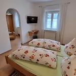 Muehldorfer Hof بيت ضيافة 3*