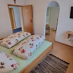 Muehldorfer Hof 게스트하우스 3*